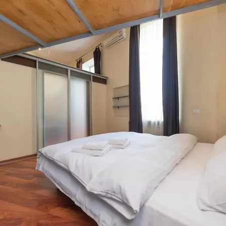 Comfortable On Mikhaylovskiy Lane Apartment