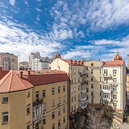 Comfortable On Mikhaylovskiy Lane Apartment *