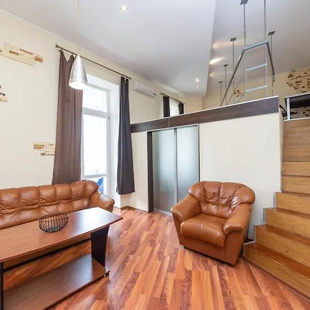 Comfortable On Mikhaylovskiy Lane Apartment Kyiv